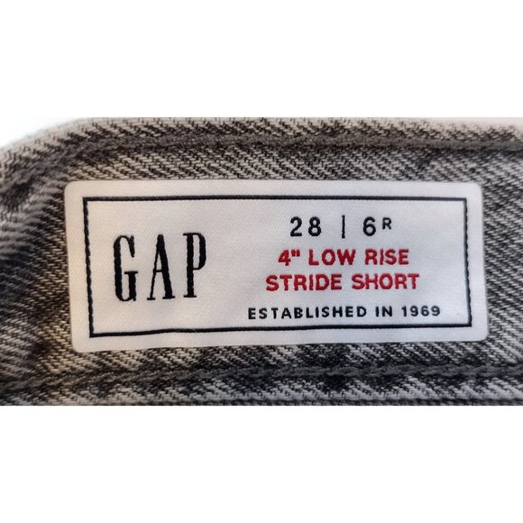 Gap 4 Inch Gray Low Rise Stride Short Size 28 / 6 Regular NWT - Picture 3 of 6